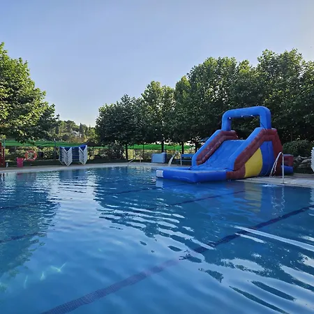 Del Incluye Acceso Piscina 2 Columnas Chalet *